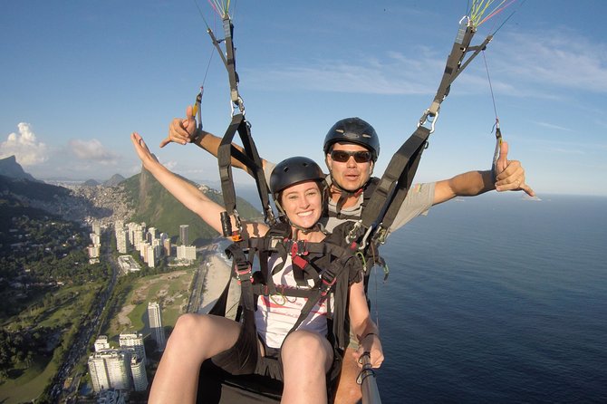Paragliding in Rio de Janeiro - The São Conrado Beach landing