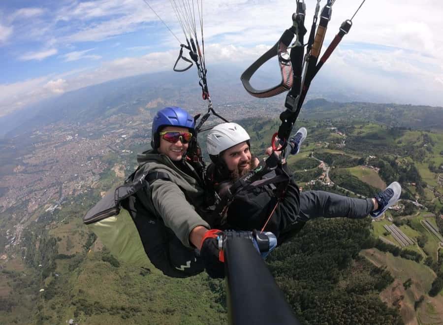 Paragliding Medellin with Transportation and free Videos - What the 15-minute tandem flight feels like