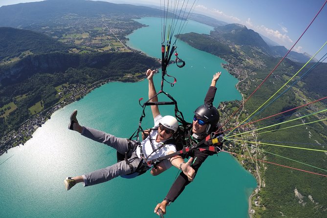 Paragliding Performance flight over the magnificent Lake Annecy - Timing, weather, and the cancellation risk