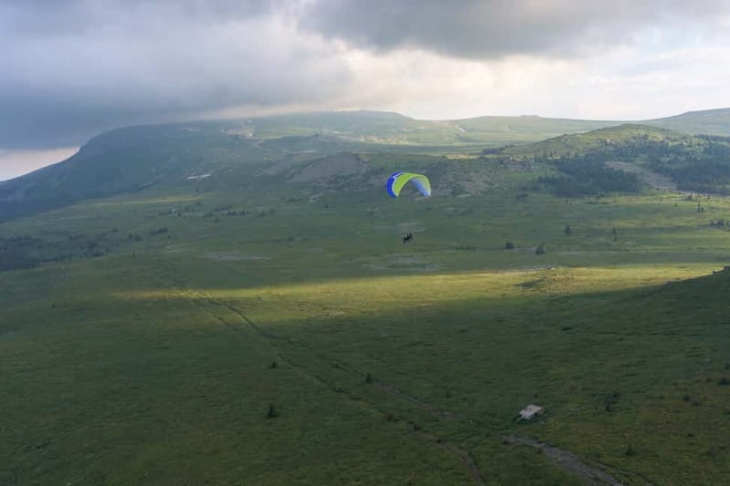 Paragliding Sofia from Above - The walk and landing near Dragalevtsi