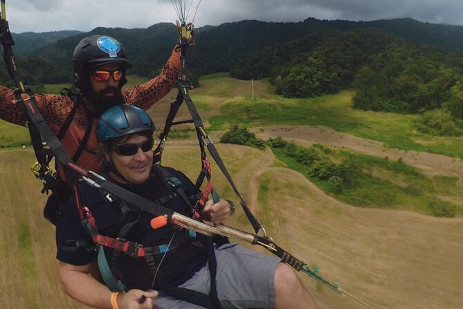 Paragliding tandem flight 1.500 ft & up - Group size and personal attention