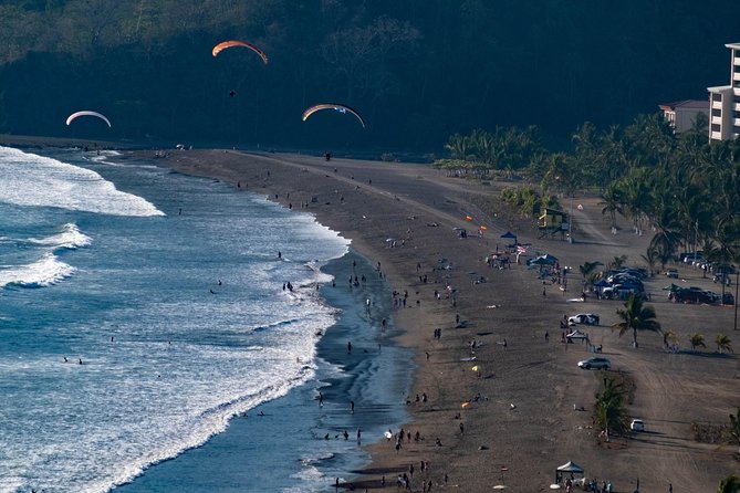 Paragliding tandem flight 1.500 ft & up - From Las Terrazas to 1,500 feet above Jaco Bay