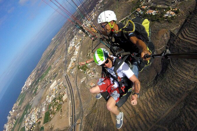 Paragliding Tandem Flight in Tenerife South ¡HOLA! - What the takeoff feels like