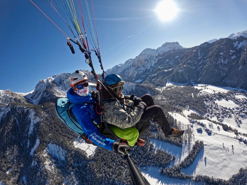 Paragliding Tandem Flight Kronplatz Dolomites Alps - Why the four-person limit matters