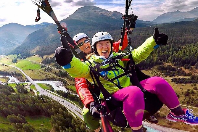 Paragliding Tandem Flights in Engadin - A Flight Measured by Weather, Not a Stopwatch
