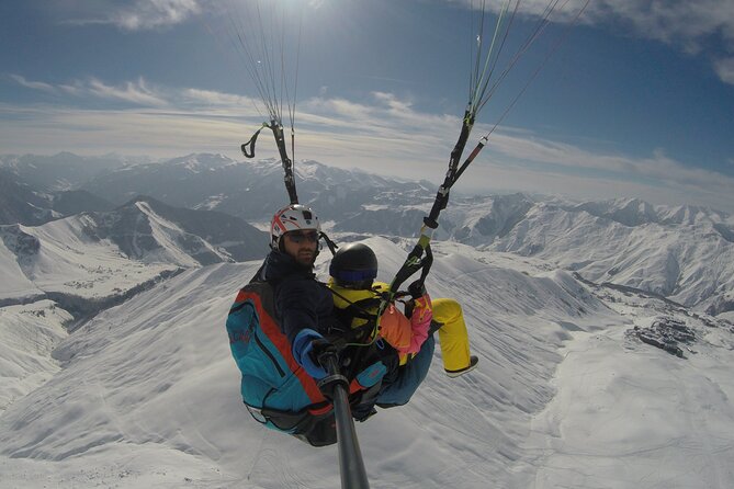 Paragliding tandem flights in Georgia - Taking flight above Gudauri
