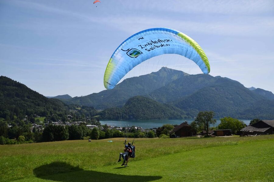 Paragliding Tandem in Salzkammergut / Sound of Music Flight - Price, time, and practical value