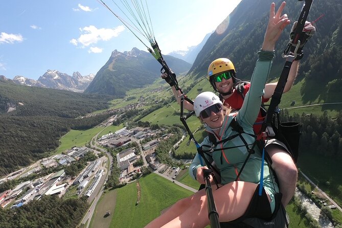 Paragliding & Tandemflüge with World Champion & Team, Stubaital - Taking off above the Stubai Valley