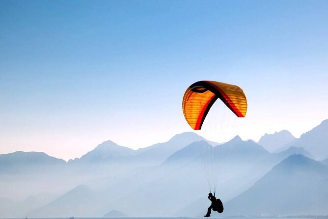 Paragliding Tour Baku - Flying above Beshbarmagh Mountain