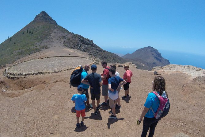 Premium Paragliding in Tenerife : Photos, videos and pickup included - Safety, comfort, and the landing