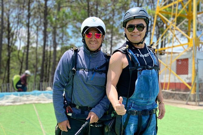 Private Paragliding Flight in Valle de Bravo with Instructor - Landing beside the lake