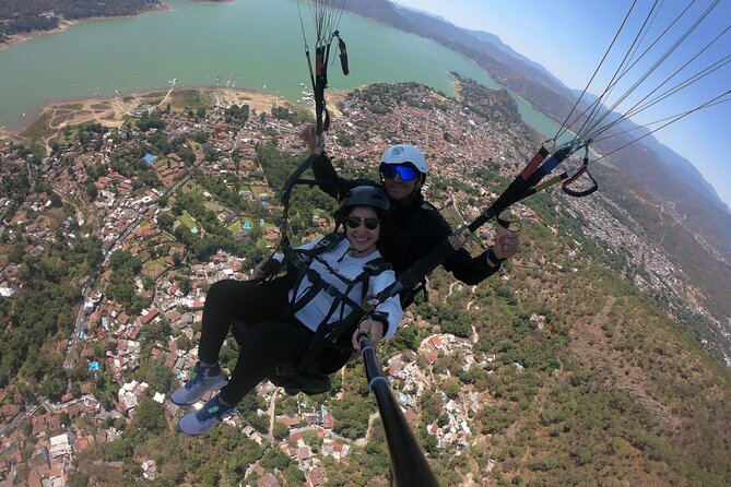 Private Paragliding Flight in Valle de Bravo with Instructor - What the $131.42 price covers