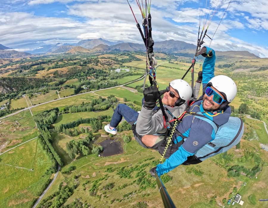 Queenstown: Tandem Paragliding Experience - From Queenstown streets to Coronet Peak