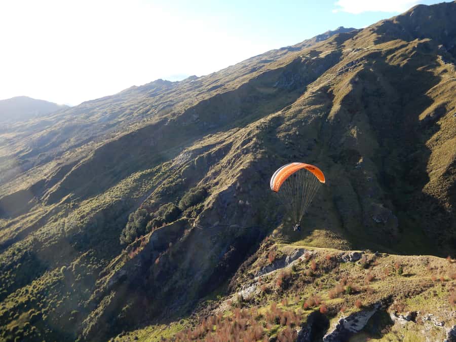 Queenstown: Tandem Paragliding Experience - Landing without the hard stop