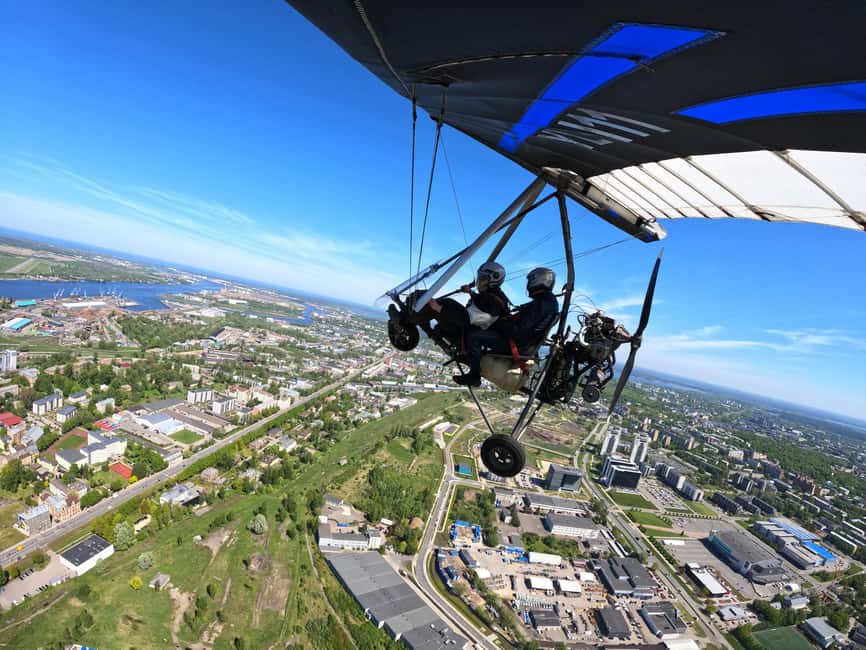 Riga: Hang-Glider 10-Minute Flight Over the City - A 10-minute view of Riga from above