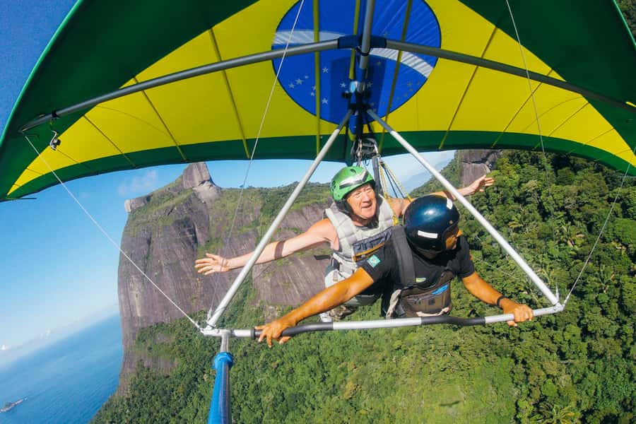 Rio de Janeiro: Hang Gliding Tandem Flight - From pickup to the Pedra Bonita ramp