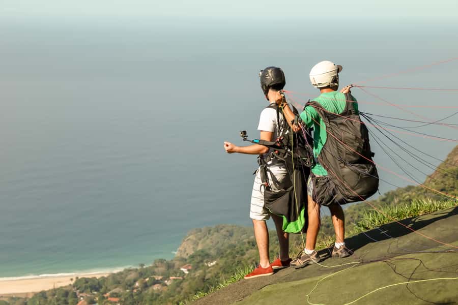 Rio de Janeiro: Paragliding Tandem Flight - Calm pilots make the first flight easier