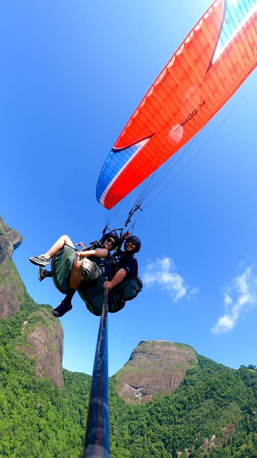 Rio de Janeiro : Paragliding Tandem Flights over Rio - Ten minutes above Rio, with a chance for more