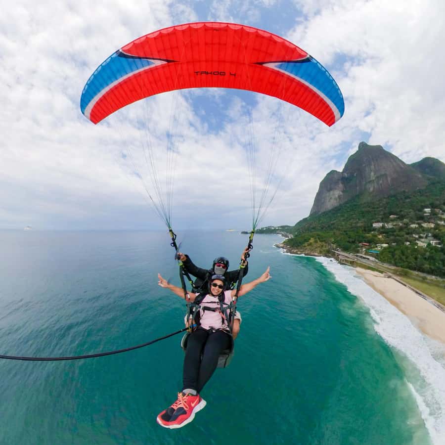 Rio de Janeiro : Paragliding Tandem Flights over Rio - Pedra Bonita: the nervous part comes first