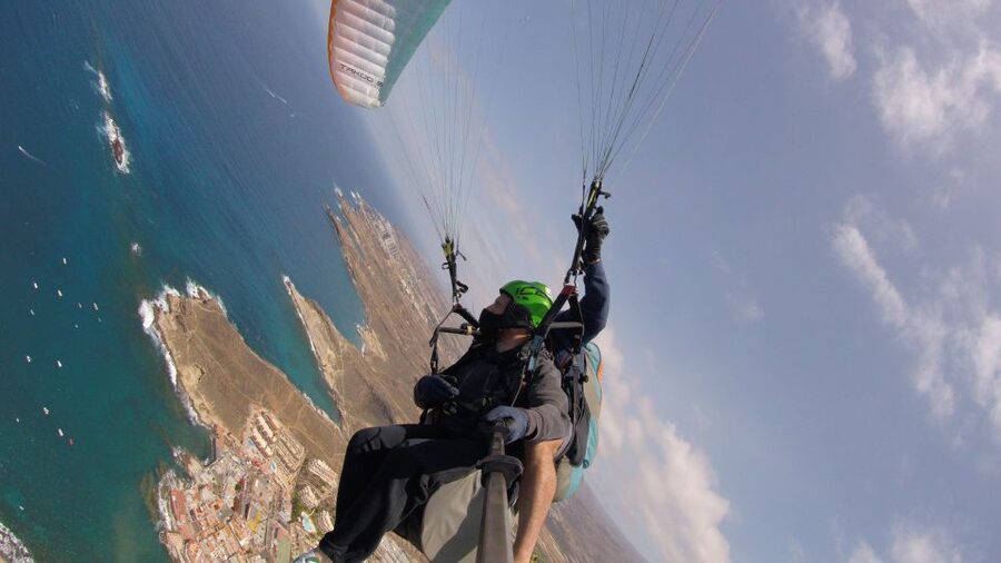 Santa Cruz de Tenerife: Acrobatic Paragliding Flight - Who will get the most from this flight?