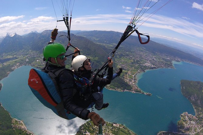 Sensation paragliding flight over the magnificent Lake Annecy - Is $144.82 a fair price?