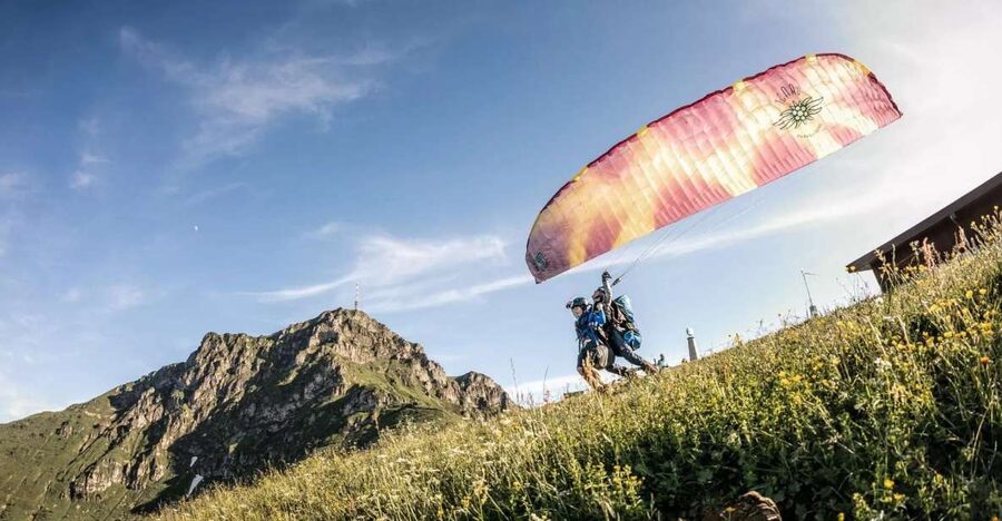 St Johann in Tirol: Tandem Paragliding - Riding 20 Minutes to the Launch Area