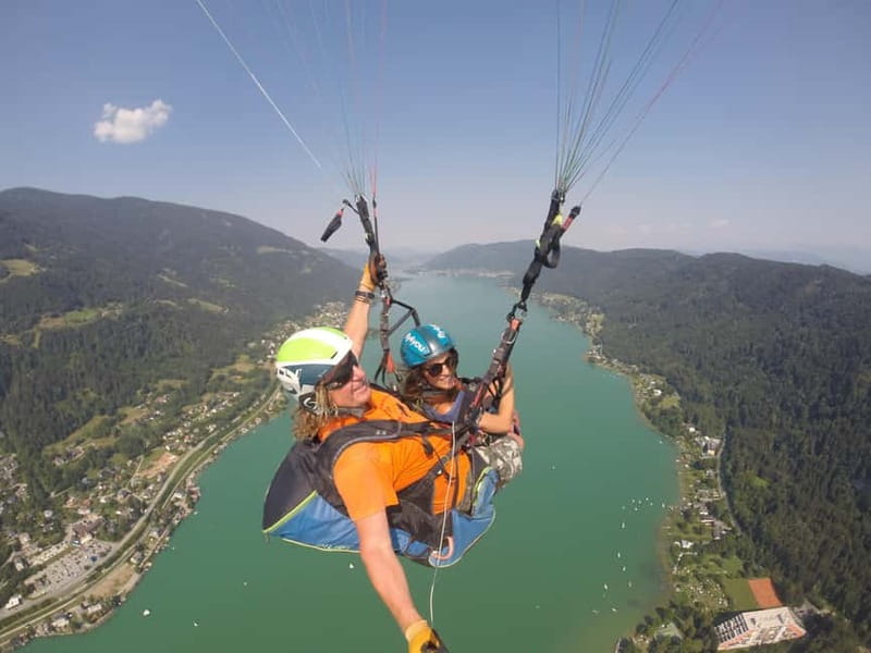 Tandem flight: Paragliding panorama tandem flight - The Descent Toward the Lake
