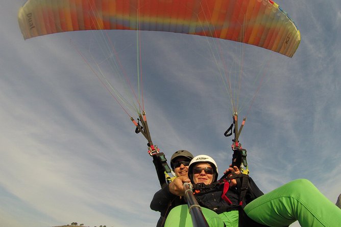 Tandem Paragliding Cape Town Experience TABLE MOUNTAIN PARAGLIDE - Why this Cape Town flight is so memorable