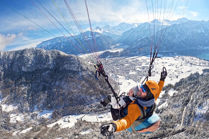 Tandem Paragliding Experience with Transport from Interlaken - What happens before takeoff