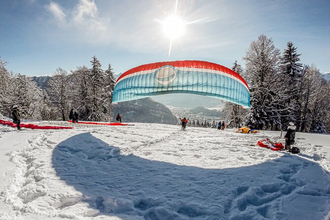 Tandem Paragliding Experience with Transport from Interlaken - The flight above Interlaken