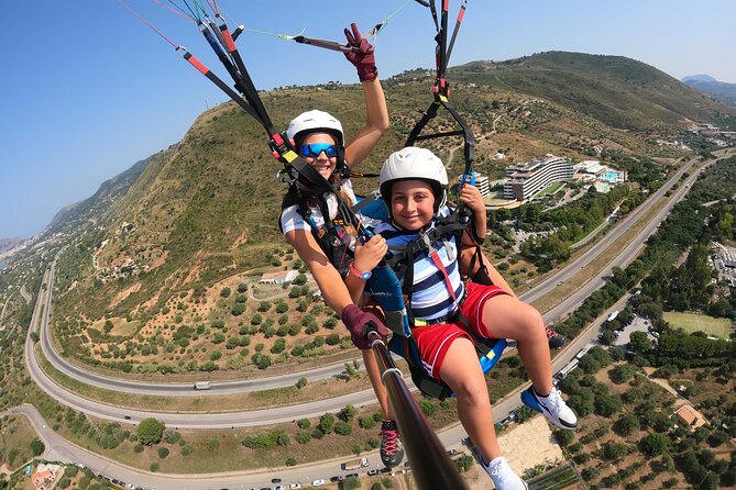 Tandem Paragliding Flight in Cefalù - Why morning timing matters in Cefalù