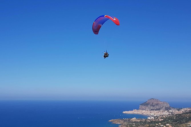 Tandem Paragliding Flight in Cefalù - Who will enjoy this flight most?