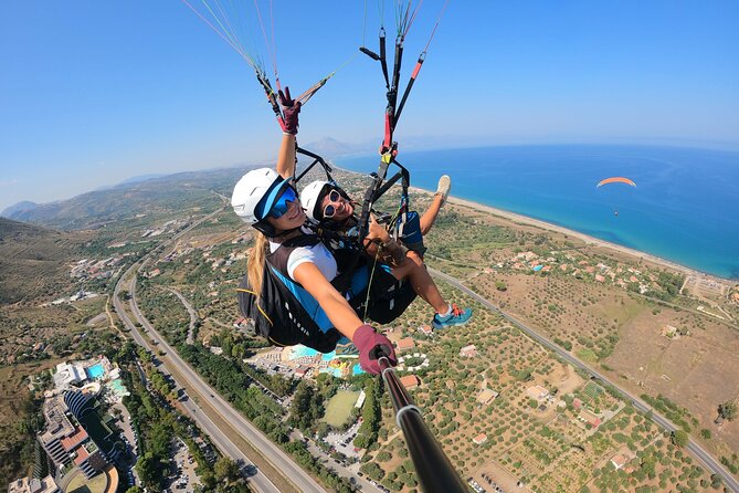 Tandem Paragliding Flight in Cefalù - The view along the Cefalù coast