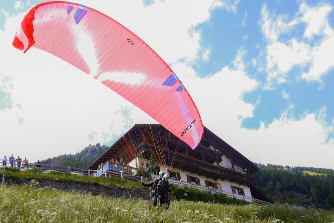 Tandem Paragliding Flight in Dorf Tirol, Merano - Deciding if the photo and video package is worth €25
