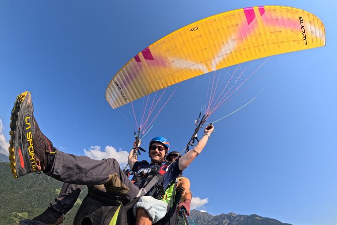Tandem Paragliding Flight in Dorf Tirol, Merano - Getting ready at the take-off point