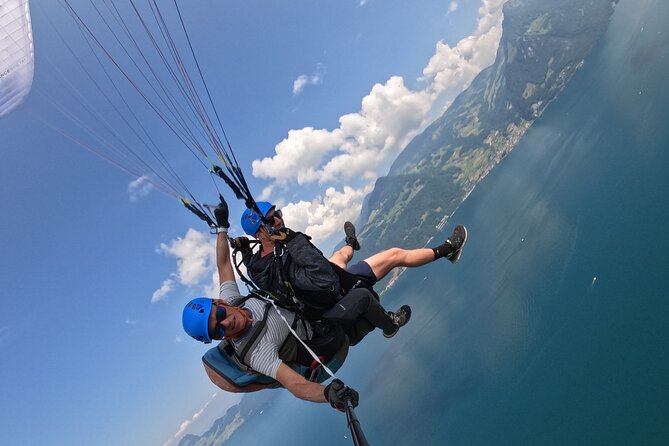 Tandem Paragliding Flight in the Lucerne Region - What your Lucerne paragliding day really looks like