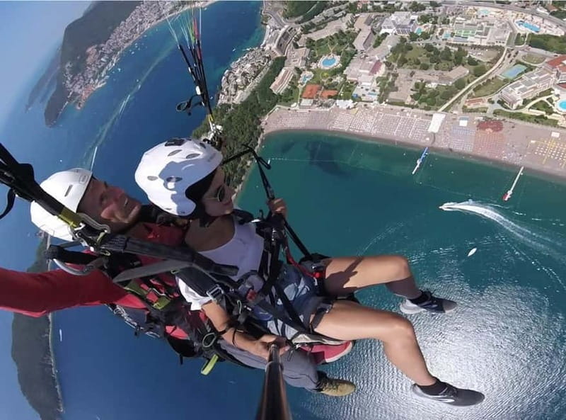 Tandem Paragliding in Budva with Expert Pilots/All-inclusive - What the one-hour activity really involves