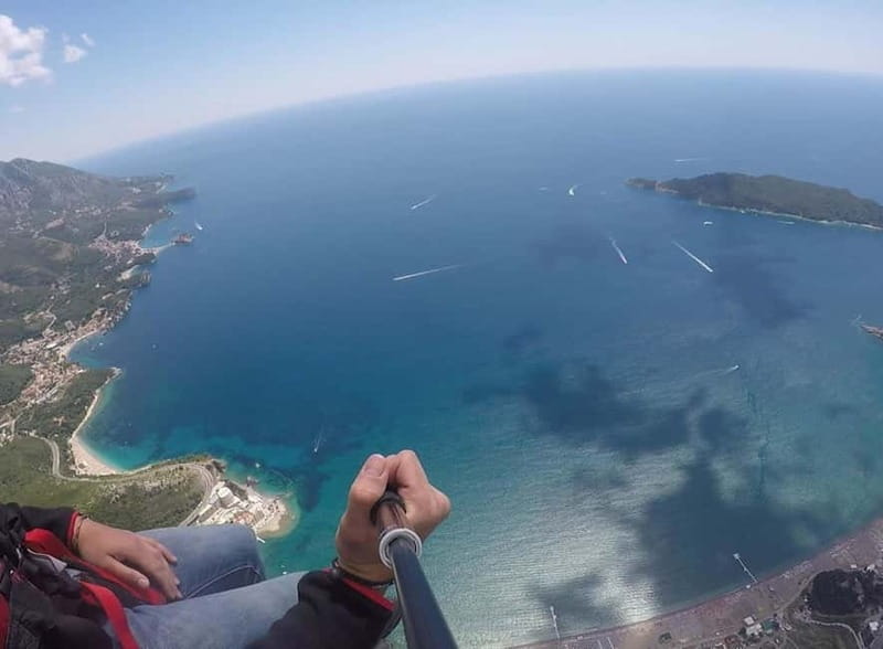 Tandem Paragliding in Budva with Expert Pilots/All-inclusive - The view changes as you descend