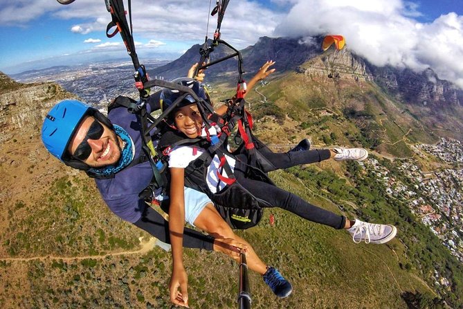 Tandem Paragliding in Cape Town - Flying the Glider With Your Instructor