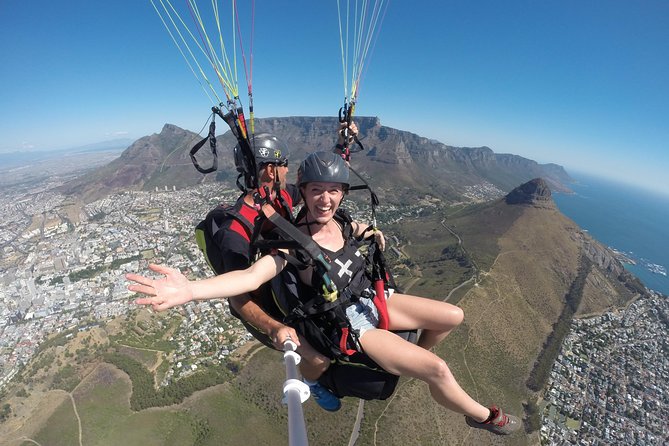 Tandem Paragliding in Cape Town - Landing and Returning to the Meeting Point