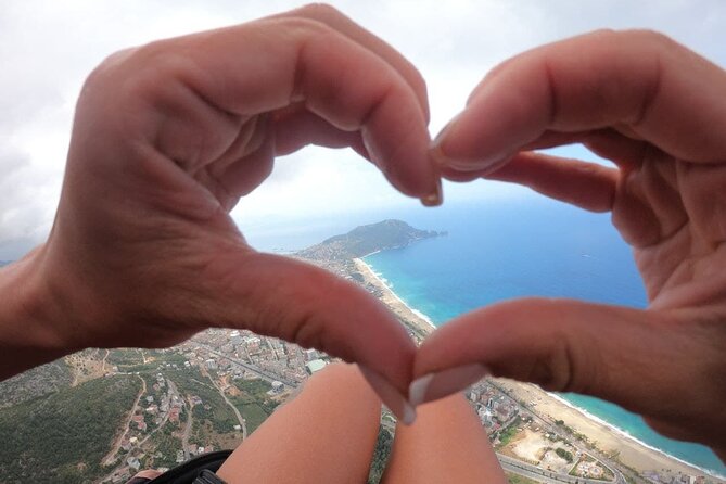 Tandem Paragliding Tour in Alanya with Roundtrip Transfer - The flight above Alanya and Kleopatra Beach