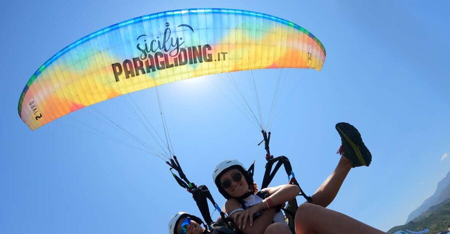 Taormina: Paragliding Tour with Instructor and GoPro Video - The flight and the views over the shore