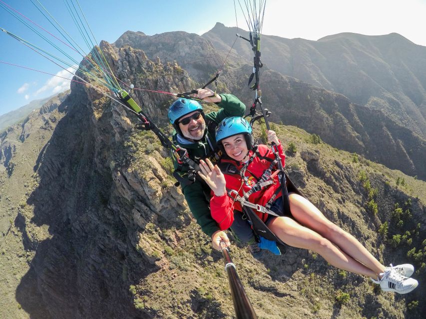 Tenerife: Acrobatic Paragliding Tandem Flight - A small chance to handle the glider