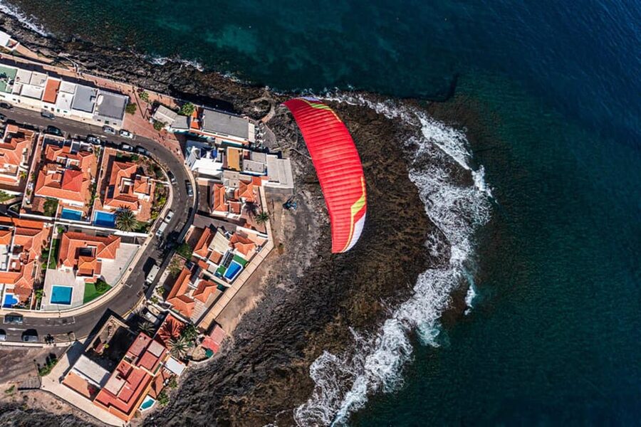 Tenerife: Mid-mountain paragliding flight (Ifonche: 1000m) - The views from rock needles to the coast