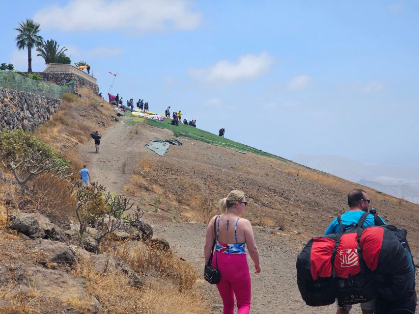 Tenerife: Paragliding with National Champion Paraglider - A 15 to 35 minute flight over ravines and the sea
