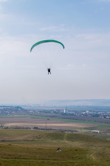 Transylvania Targu-Mures: Paraglider pilot for a day - Why the group size matters