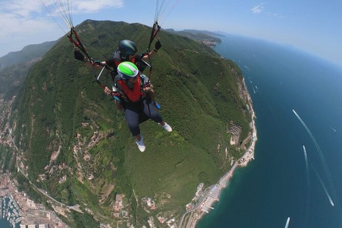 Two-seater paragliding Amalfi and Sorrento Coast Monte Faito - Landing near Castellammare di Stabia