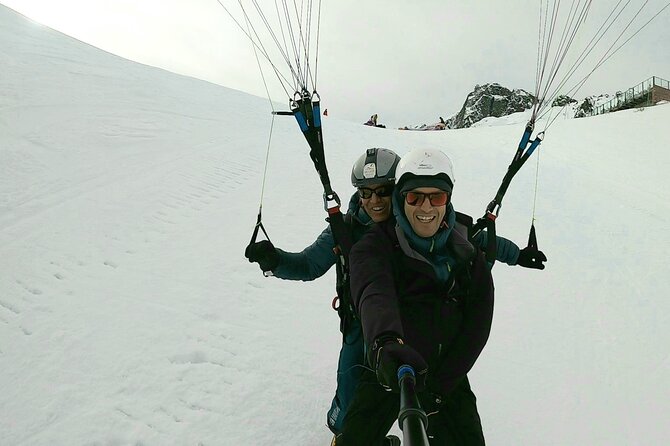 Two-seater paragliding flight in Chamonix - What the flight feels like once you leave the slope