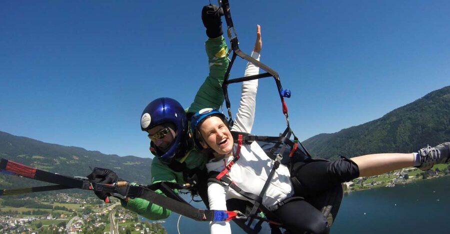 Villach/Ossiachersee: Paragliding "Action" Tandemflug - Riding the gondola up Gerlitzen Alpe